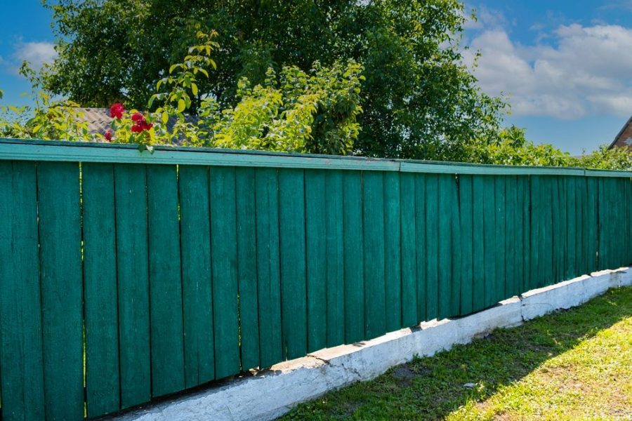 How Much Does a Wood Fence Cost DIY? New Orleans Guide