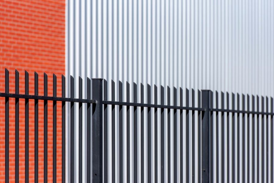 What Are the Advantages of an Aluminum Fence?