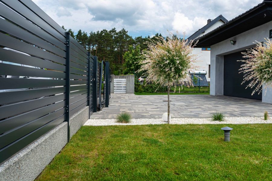 Popular House and Fence Color Combinations