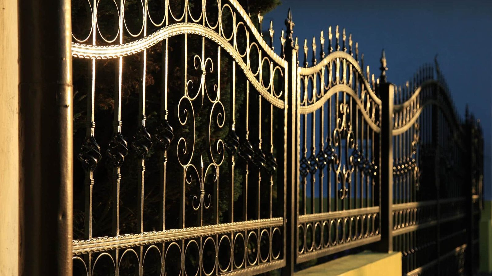 Why Choose Wrought Iron for Your Fence