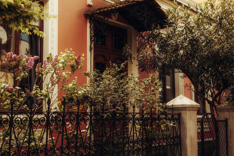 What Are the Most Popular Metal Fence Styles in New Orleans?